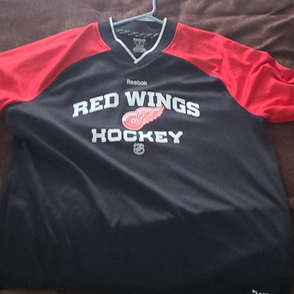 Red wings shirt